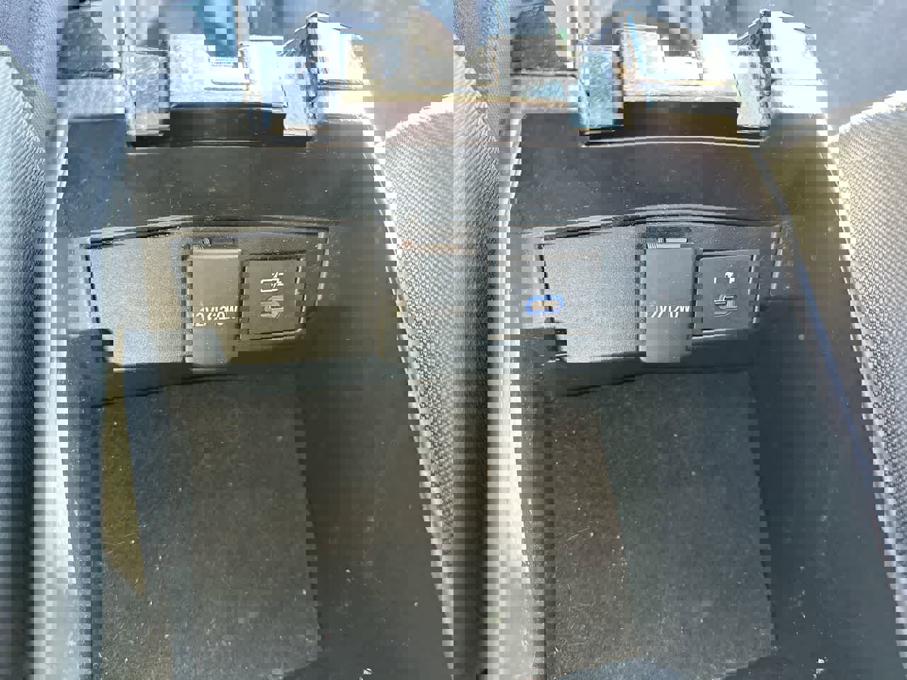 Used 2022 Toyota Corolla LE image 32