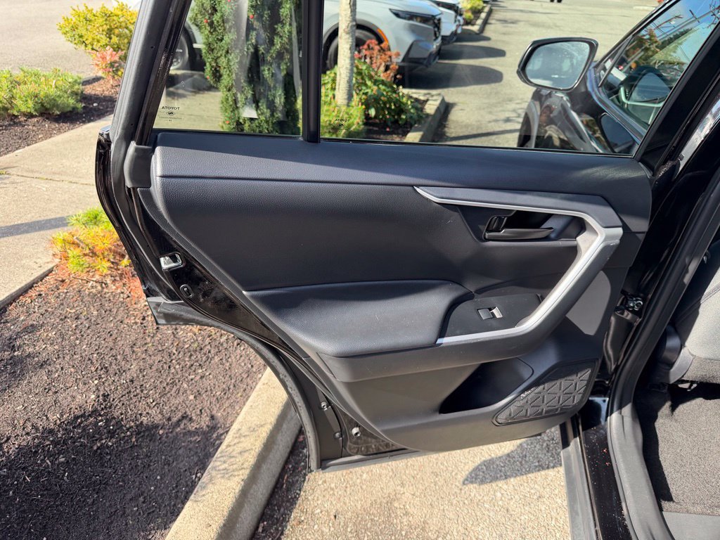 Certified 2025 Toyota RAV4 LE AWD/4WD image 16