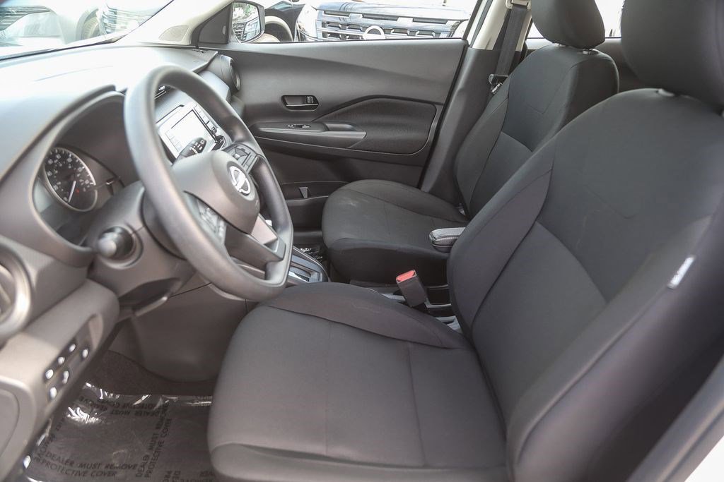 Certified 2025 Nissan Kicks Play S image 16
