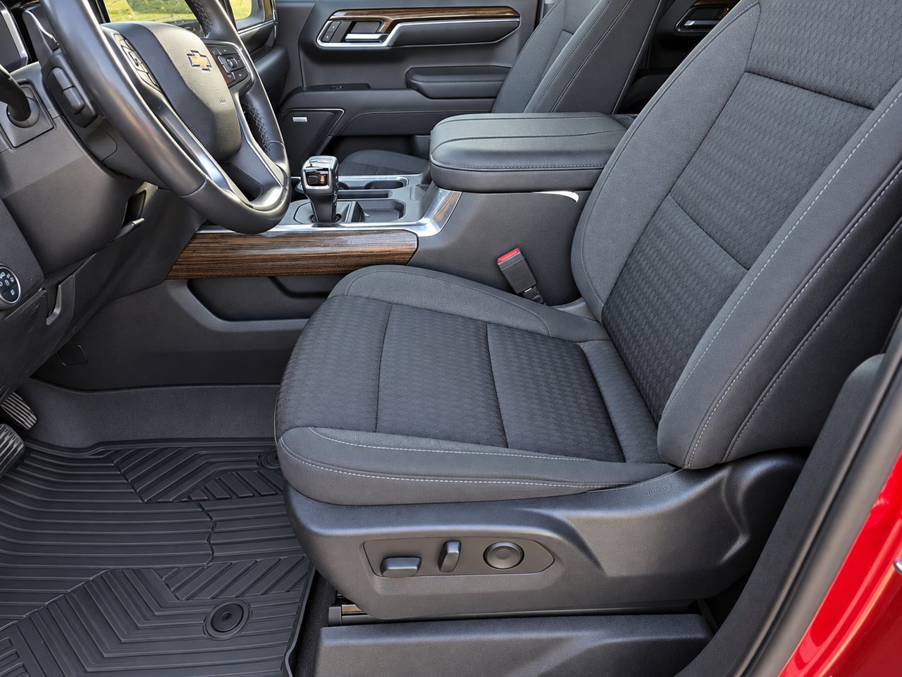 Certified 2023 Chevrolet Silverado 1500 LT Trail Boss w/ Convenience Package II AWD/4WD image 16