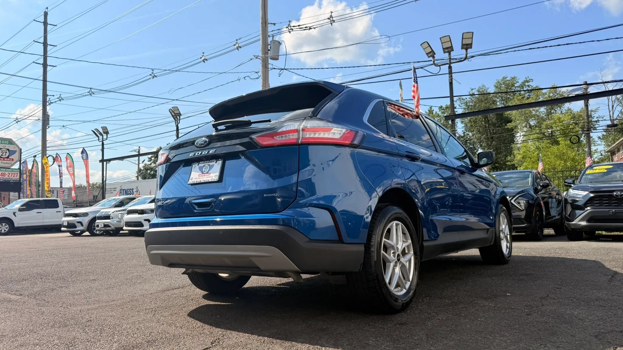 Used 2024 Ford Edge SEL AWD/4WD image 9