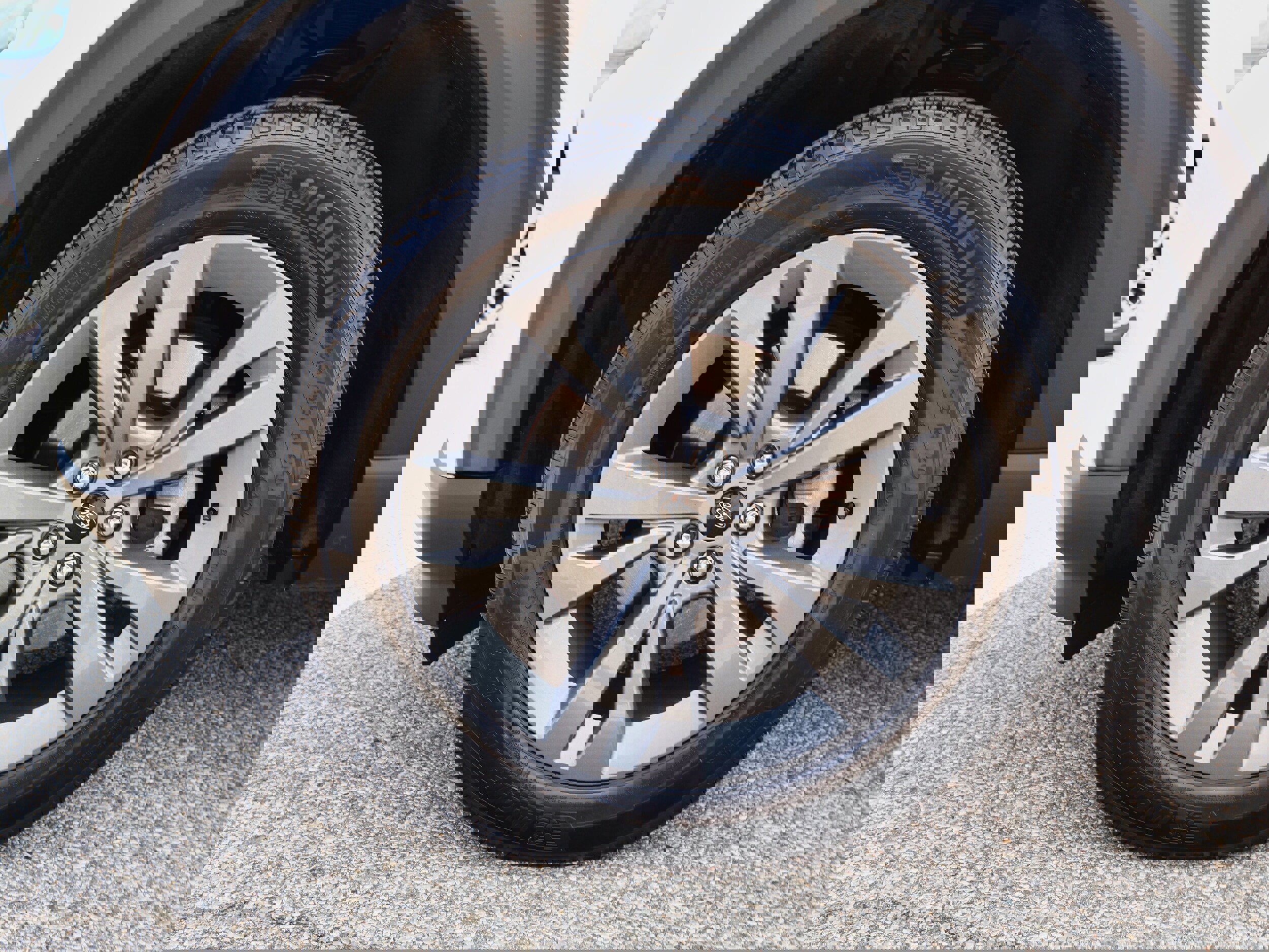 Used 2022 Ford Explorer XLT w/ Equipment Group 202A image 31