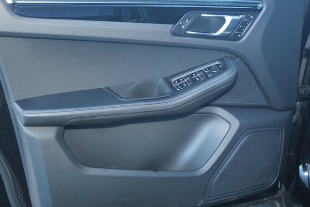 Certified 2023 Porsche Macan image 23