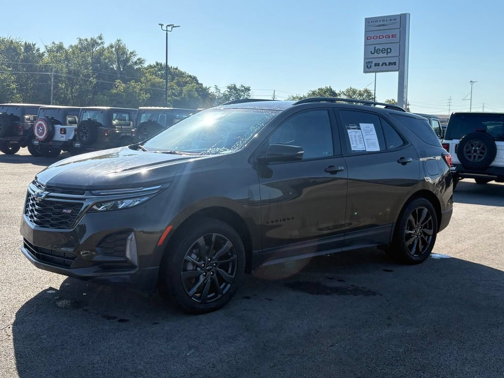 Used 2023 Chevrolet Equinox RS w/ RS Leather Package AWD/4WD image 3