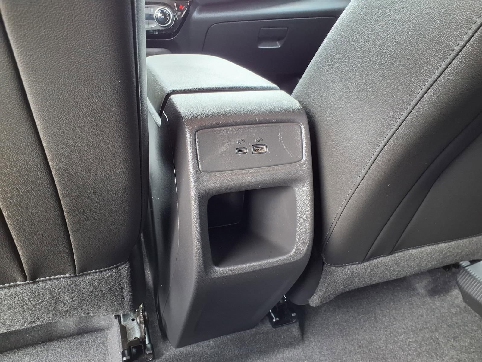 Used 2025 Chevrolet Trax LT FWD image 13