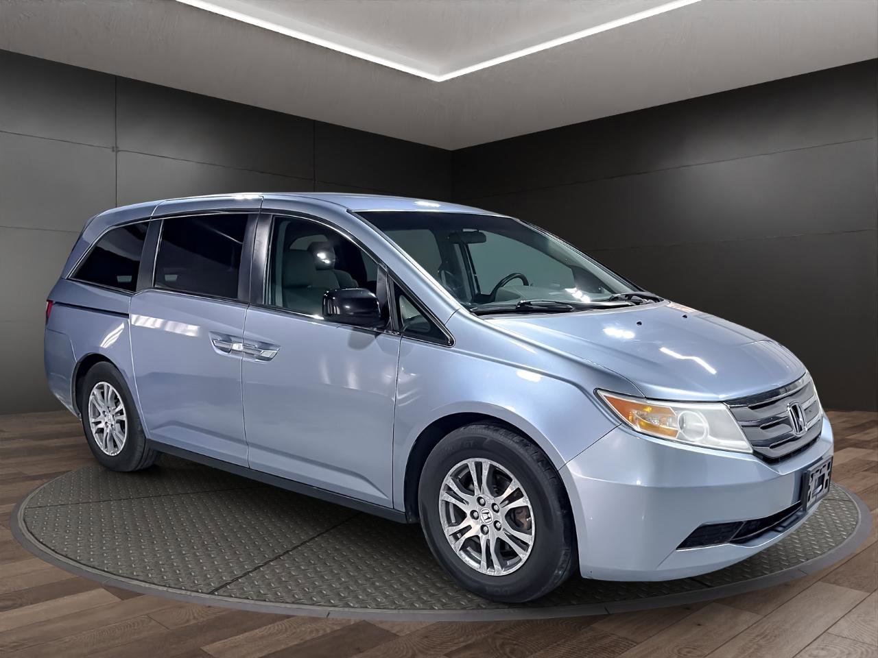 Used 2013 Honda Odyssey EX image 2