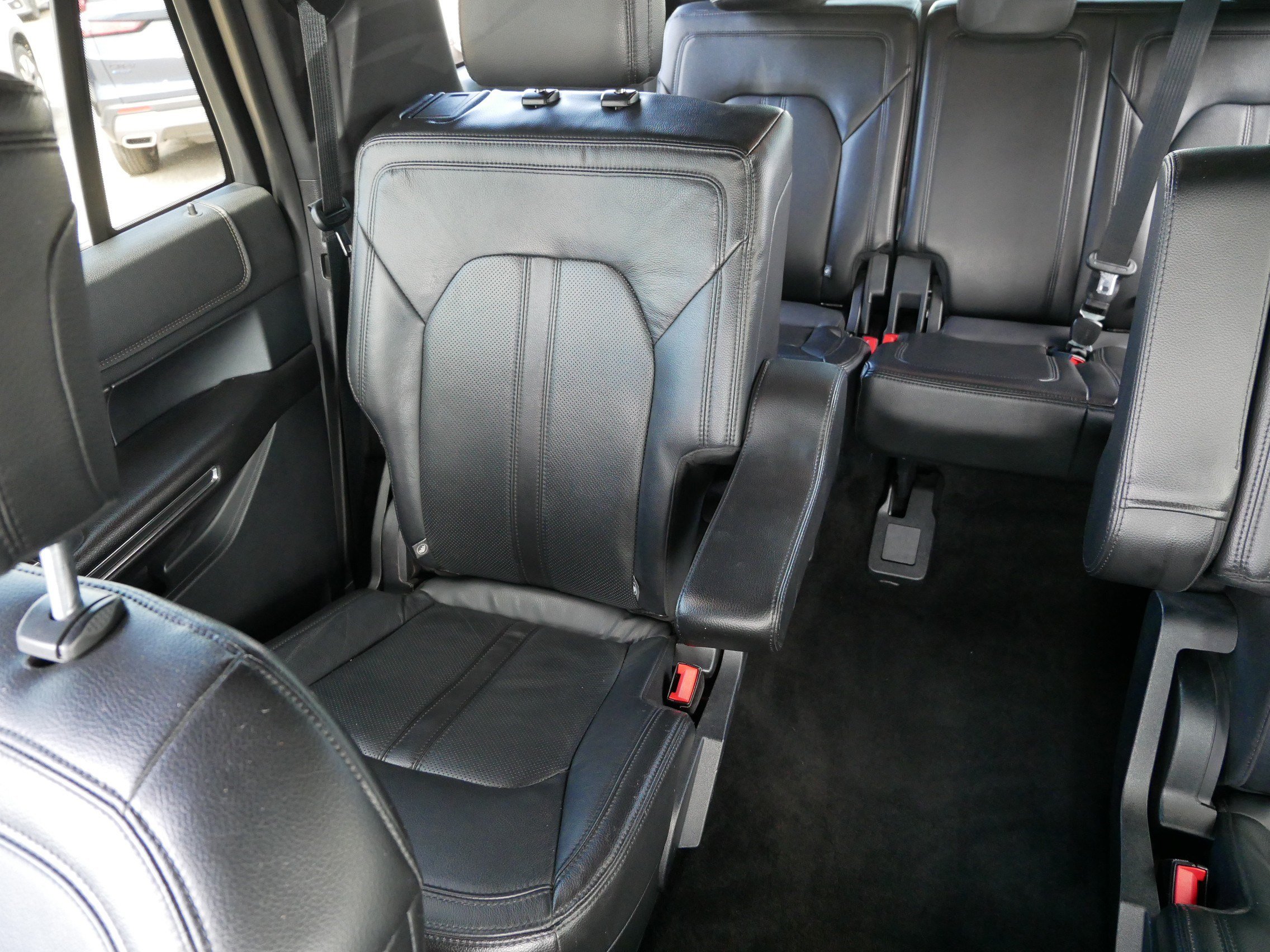 Used 2018 Ford Expedition Max Limited AWD/4WD image 12