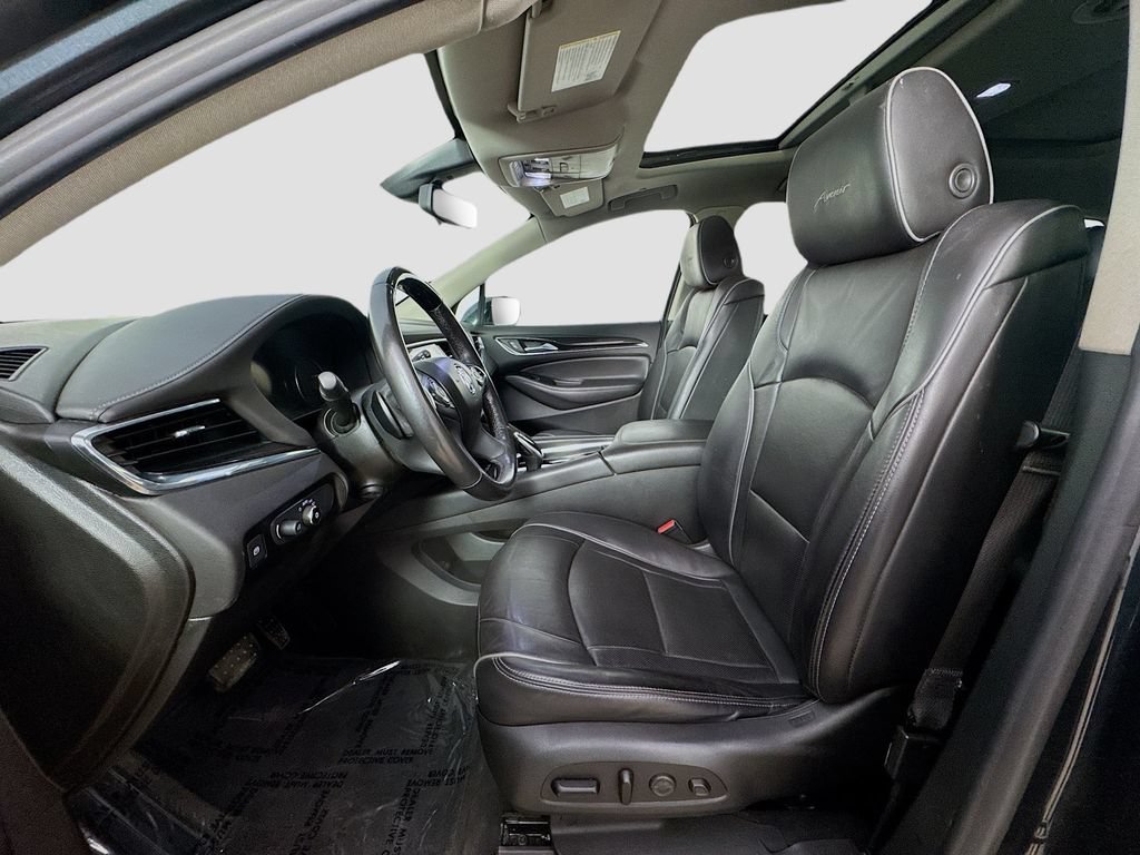 Used 2021 Buick Enclave Avenir w/ Avenir Technology Package AWD/4WD image 25