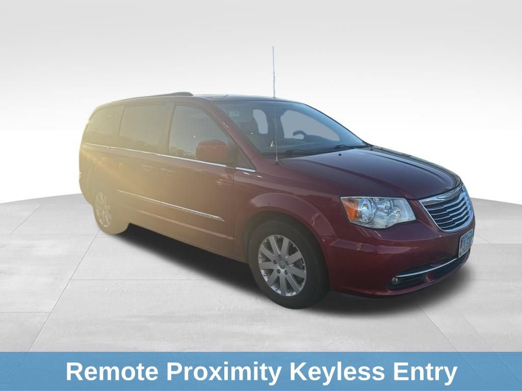 Used 2016 Chrysler Town & Country Touring image 11