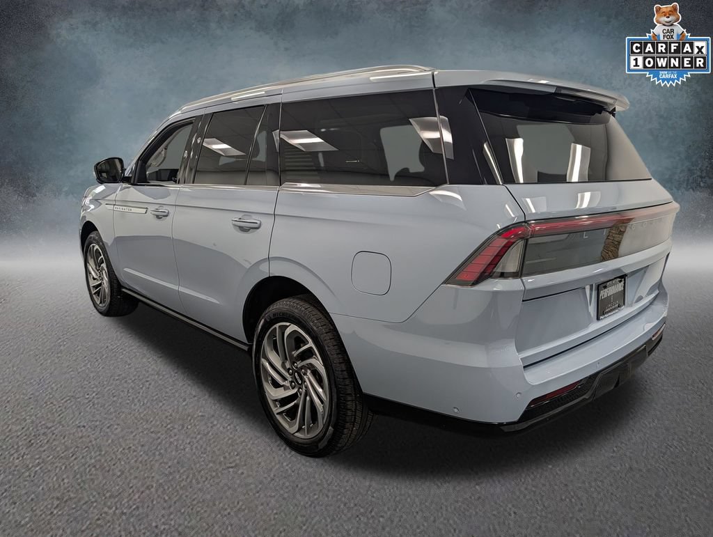 Used 2025 Lincoln Navigator Reserve AWD/4WD image 6