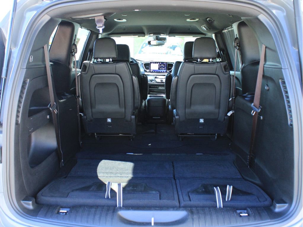 Used 2021 Chrysler Pacifica Touring-L w/ Premium & Safety Sphere Group AWD/4WD image 35