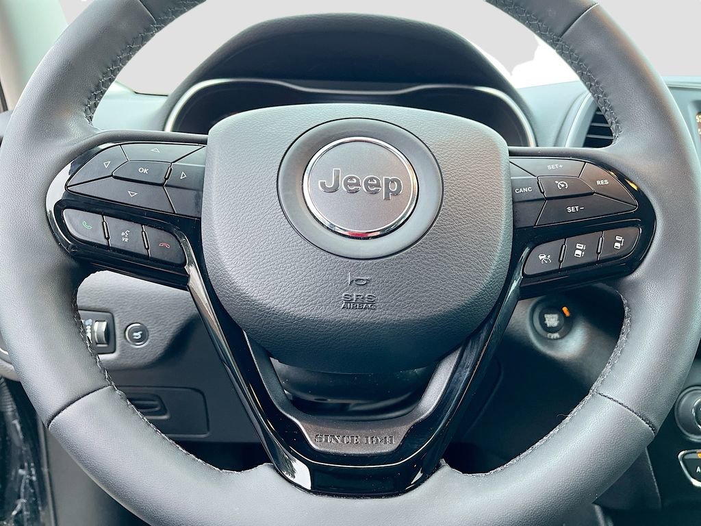 Used 2023 Jeep Cherokee Altitude Lux w/ Lux Elite Package image 11