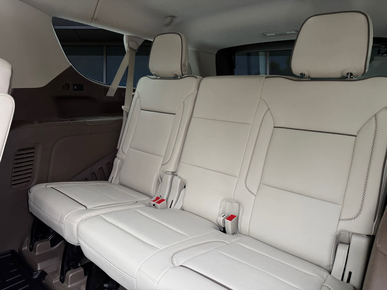 Used 2022 GMC Yukon XL Denali image 17