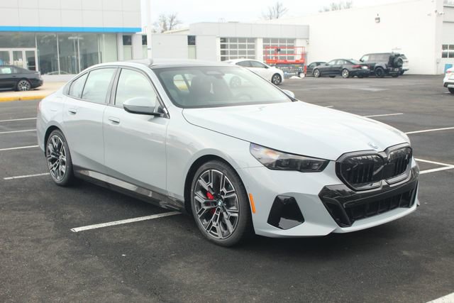 New 2026 BMW i5 eDrive40 w/ M Sport Package