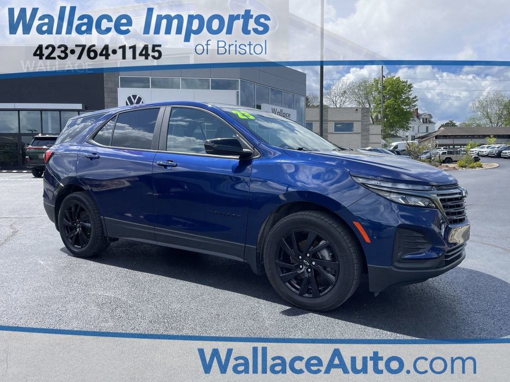 Used 2023 Chevrolet Equinox LS w/ LS Convenience Package AWD/4WD image 1