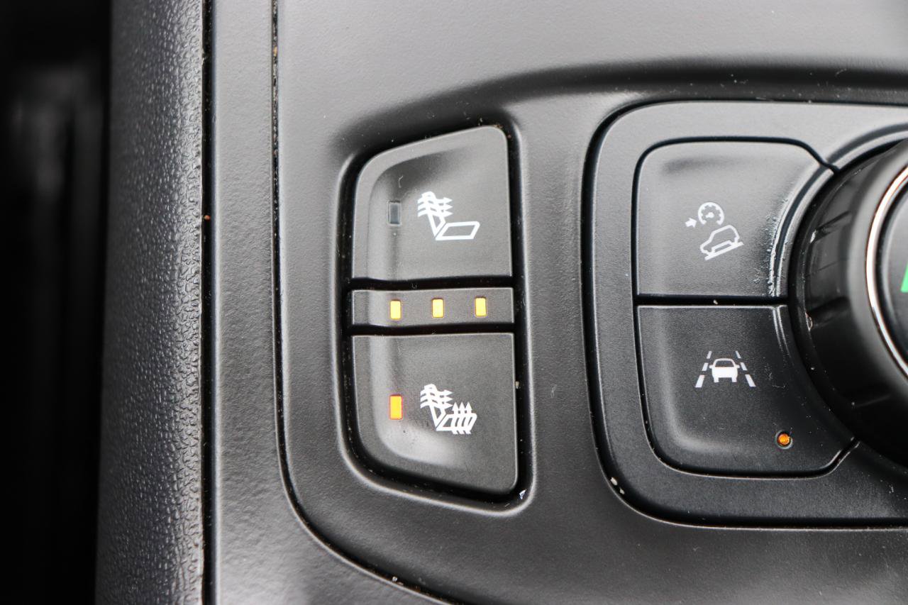 Used 2024 GMC Terrain SLT AWD/4WD image 39