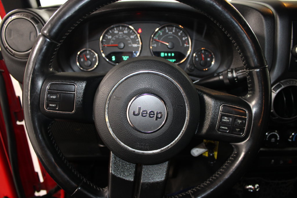 Used 2018 Jeep Wrangler Unlimited Sport S AWD/4WD image 32