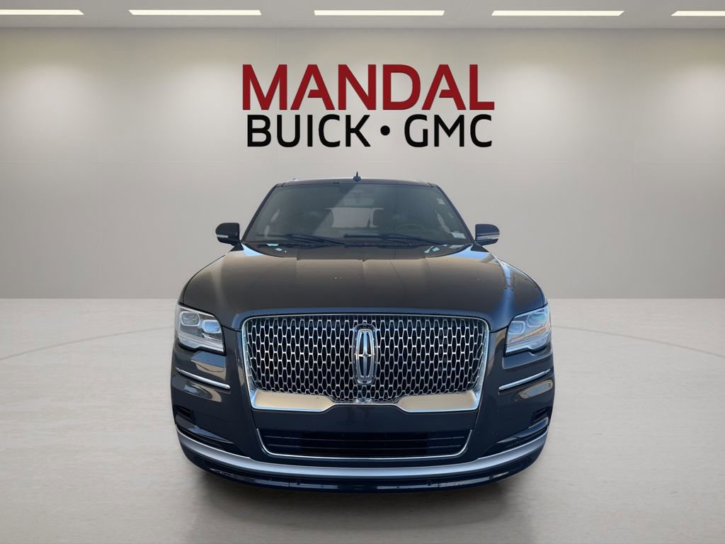 Used 2023 Lincoln Navigator Reserve image 2
