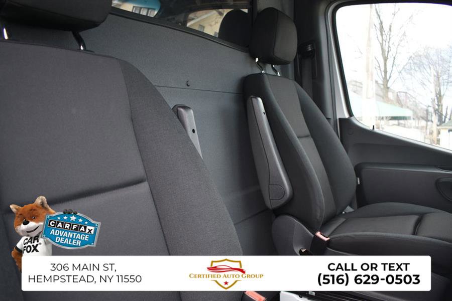 Used 2024 Mercedes-Benz eSprinter 170 Cargo image 23