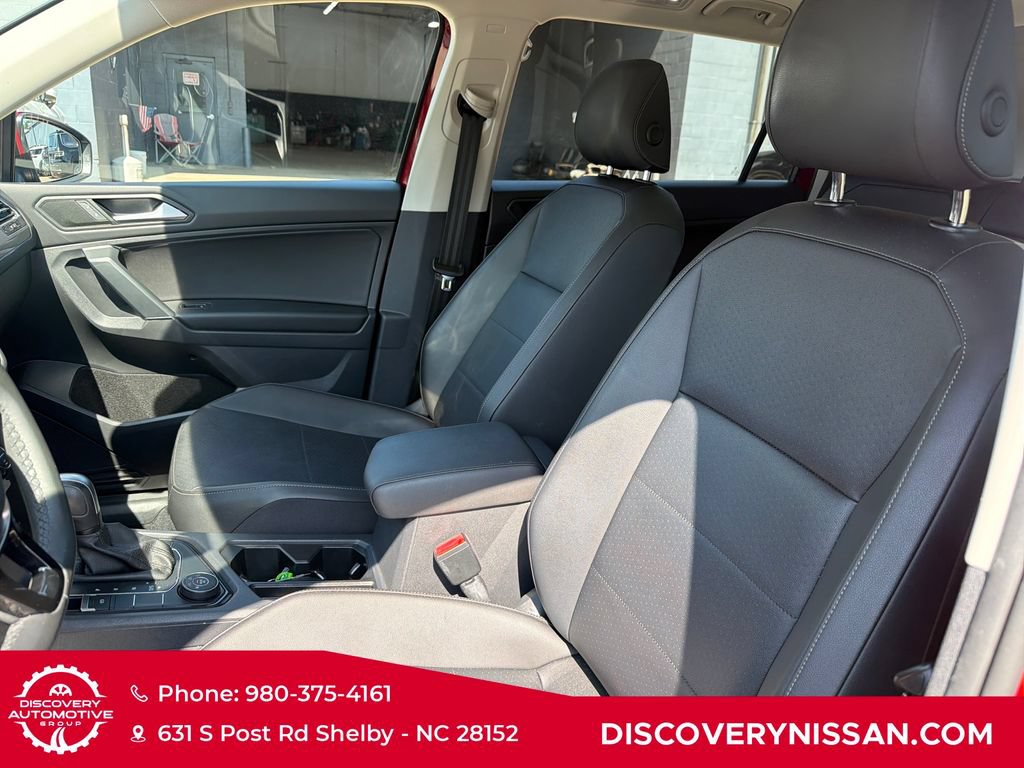 Used 2020 Volkswagen Tiguan SEL AWD/4WD image 15