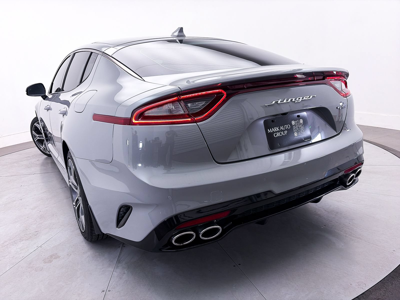 Used 2021 Kia Stinger GT-Line w/ Sun & Sound Package RWD image 10