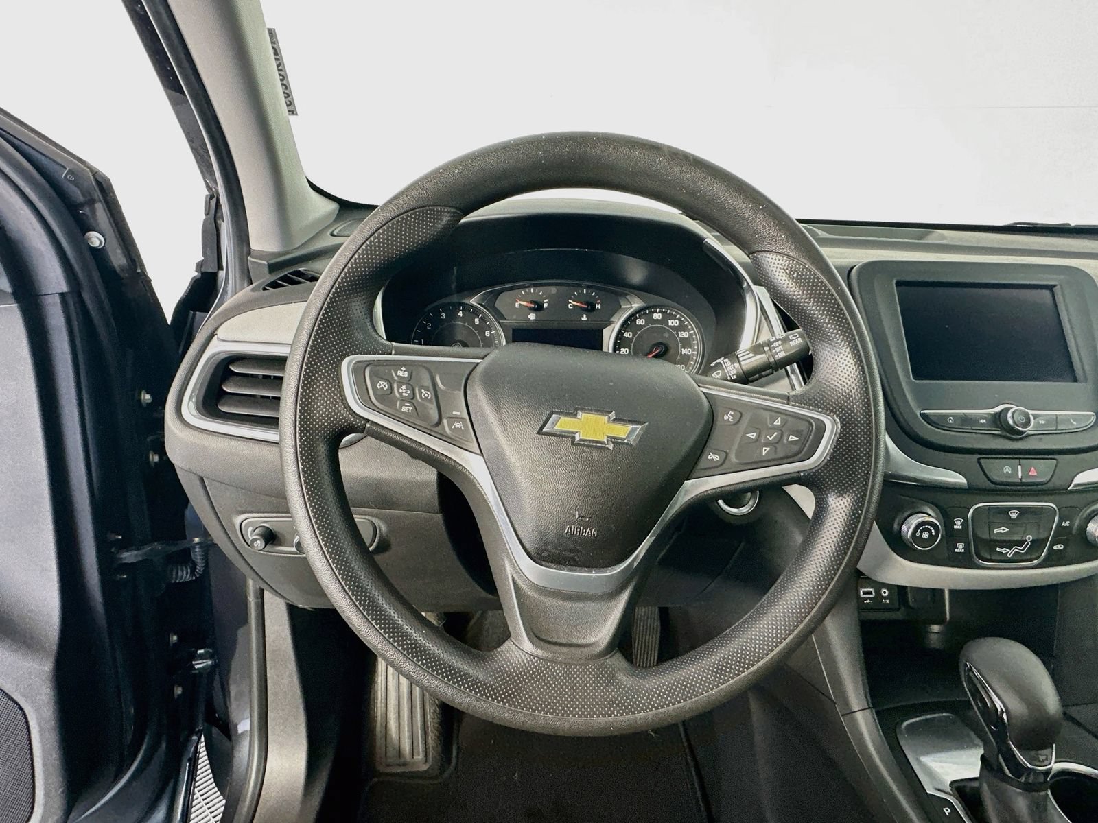 Used 2022 Chevrolet Equinox LS w/ LS Convenience Package FWD image 11