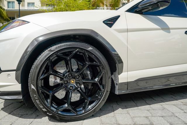 Used 2023 Lamborghini Urus Performante image 12