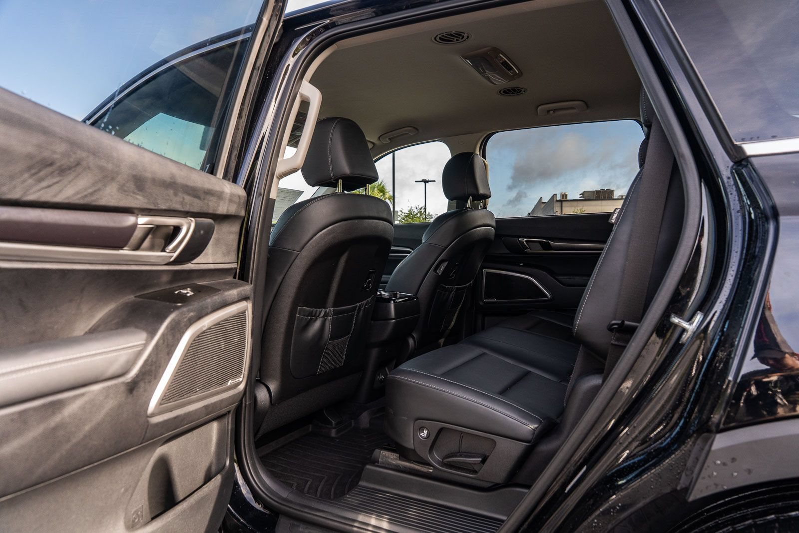 Used 2023 Kia Telluride LX AWD/4WD image 17