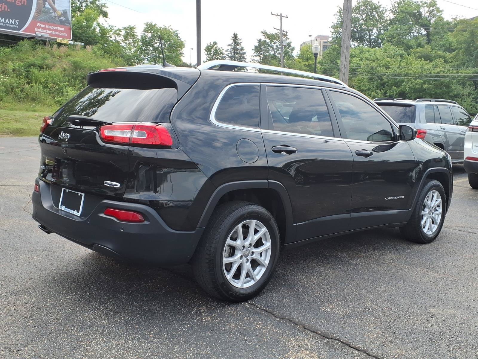 Certified 2016 Jeep Cherokee Latitude w/ Safety/Convenience Group AWD/4WD image 4