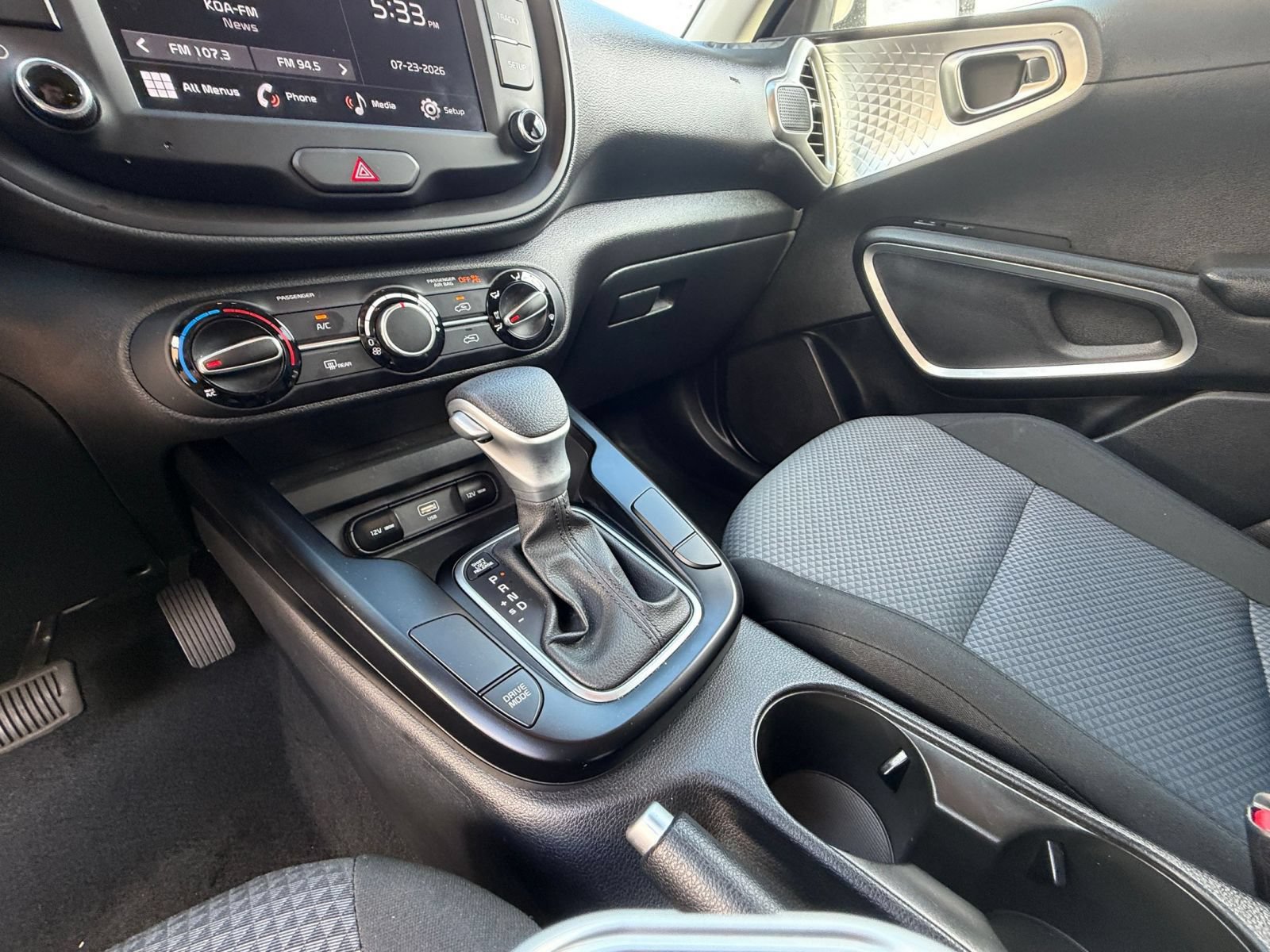 Used 2025 Kia Soul LX w/ LX Technology Package FWD image 38