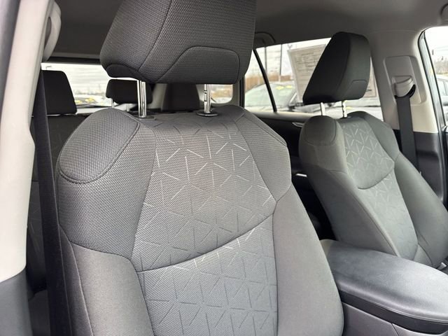 Used 2021 Toyota RAV4 XLE image 23