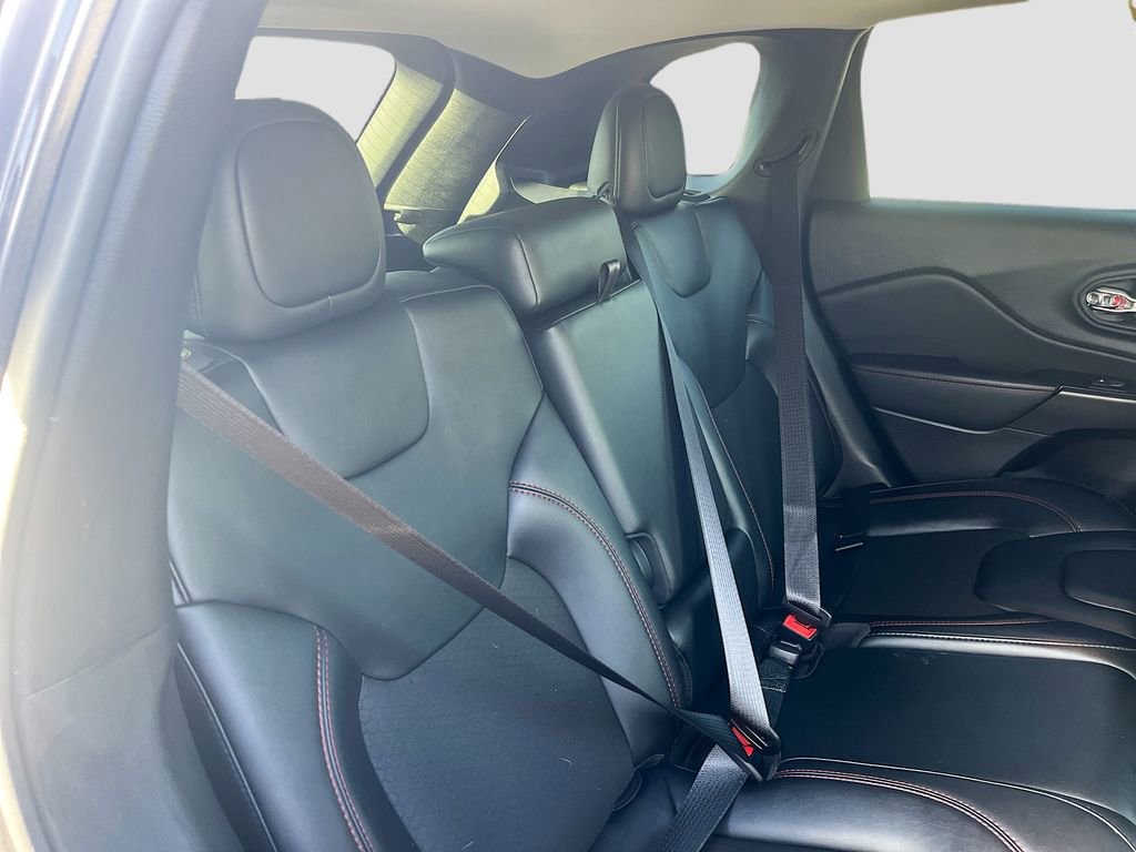 Used 2022 Jeep Cherokee Trailhawk image 25