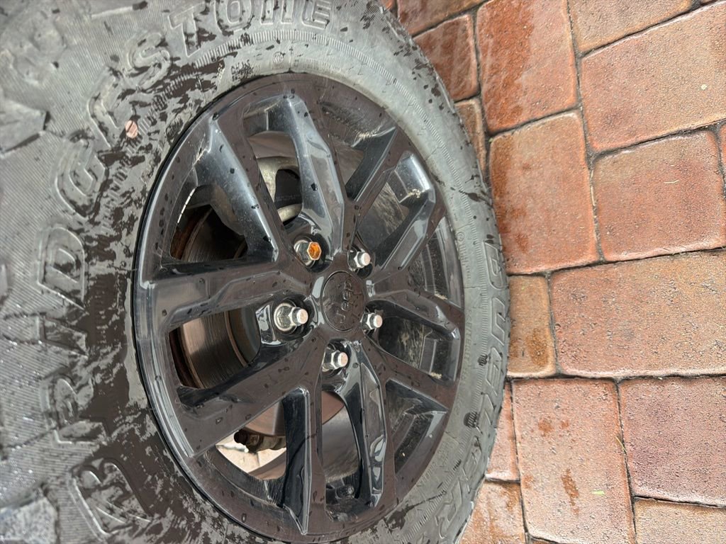 Used 2009 Jeep Wrangler Unlimited Rubicon w/ Dual Top Group image 12