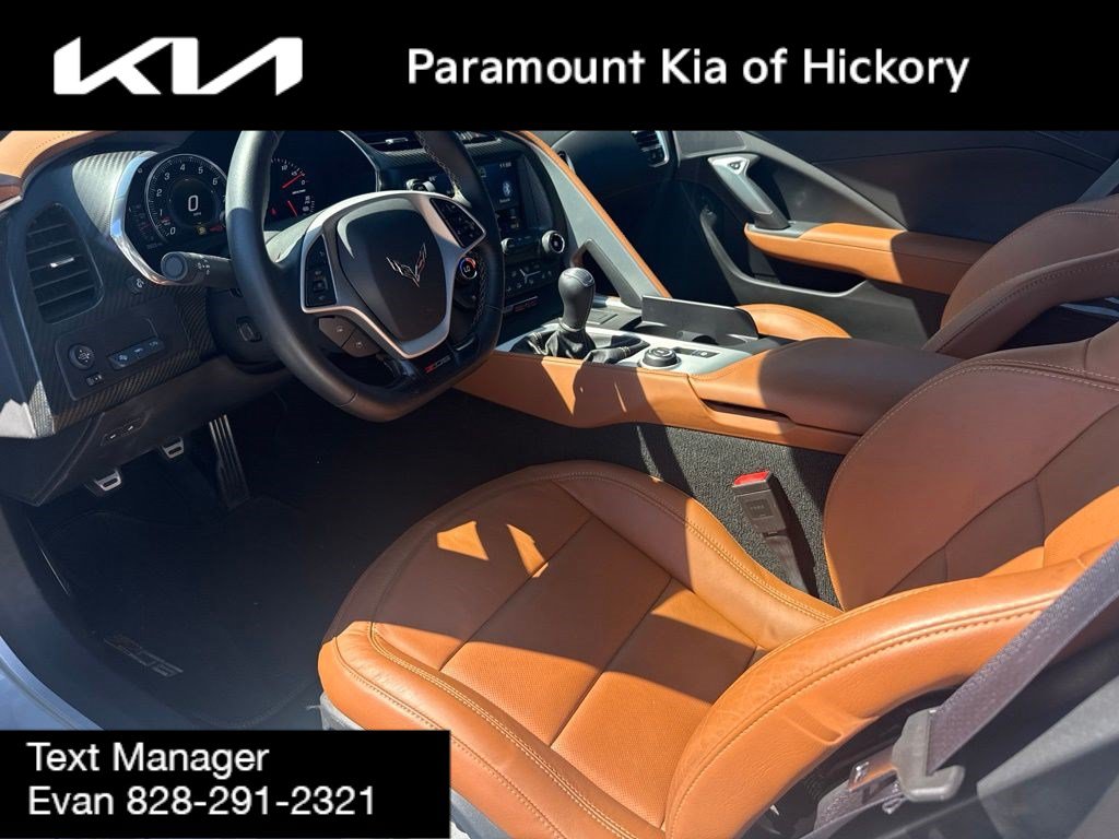 Used 2015 Chevrolet Corvette Z06 w/ 3LZ Preferred Equipment Group RWD image 9