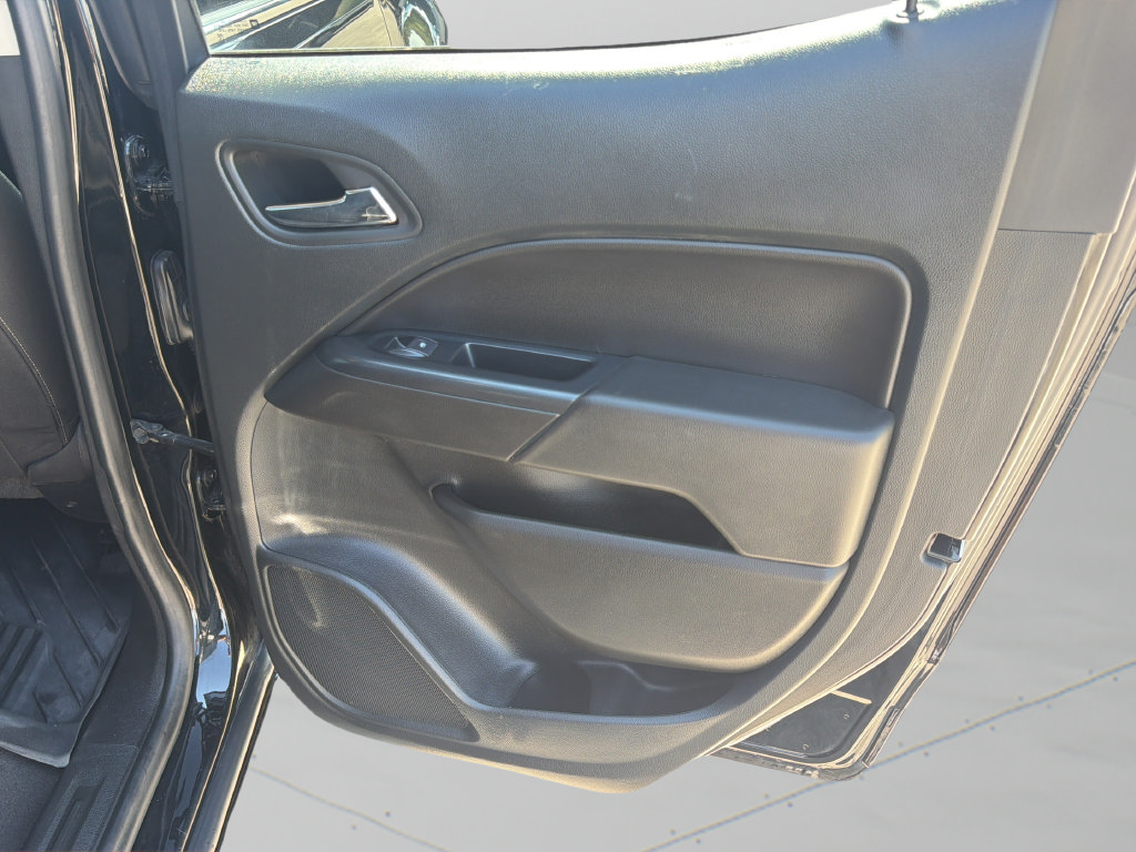 Used 2022 Chevrolet Colorado LT w/ Chrome Appearance Package RWD image 11