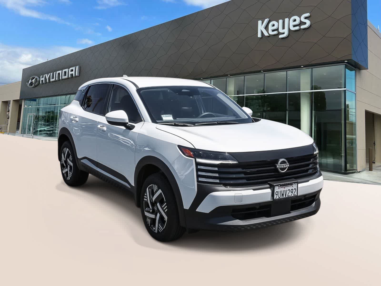 Used 2025 Nissan Kicks SV FWD image 3