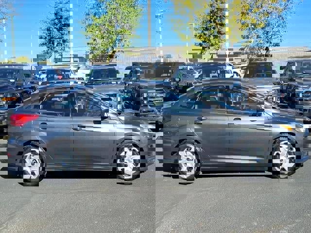 Used 2016 Ford Focus S image 4