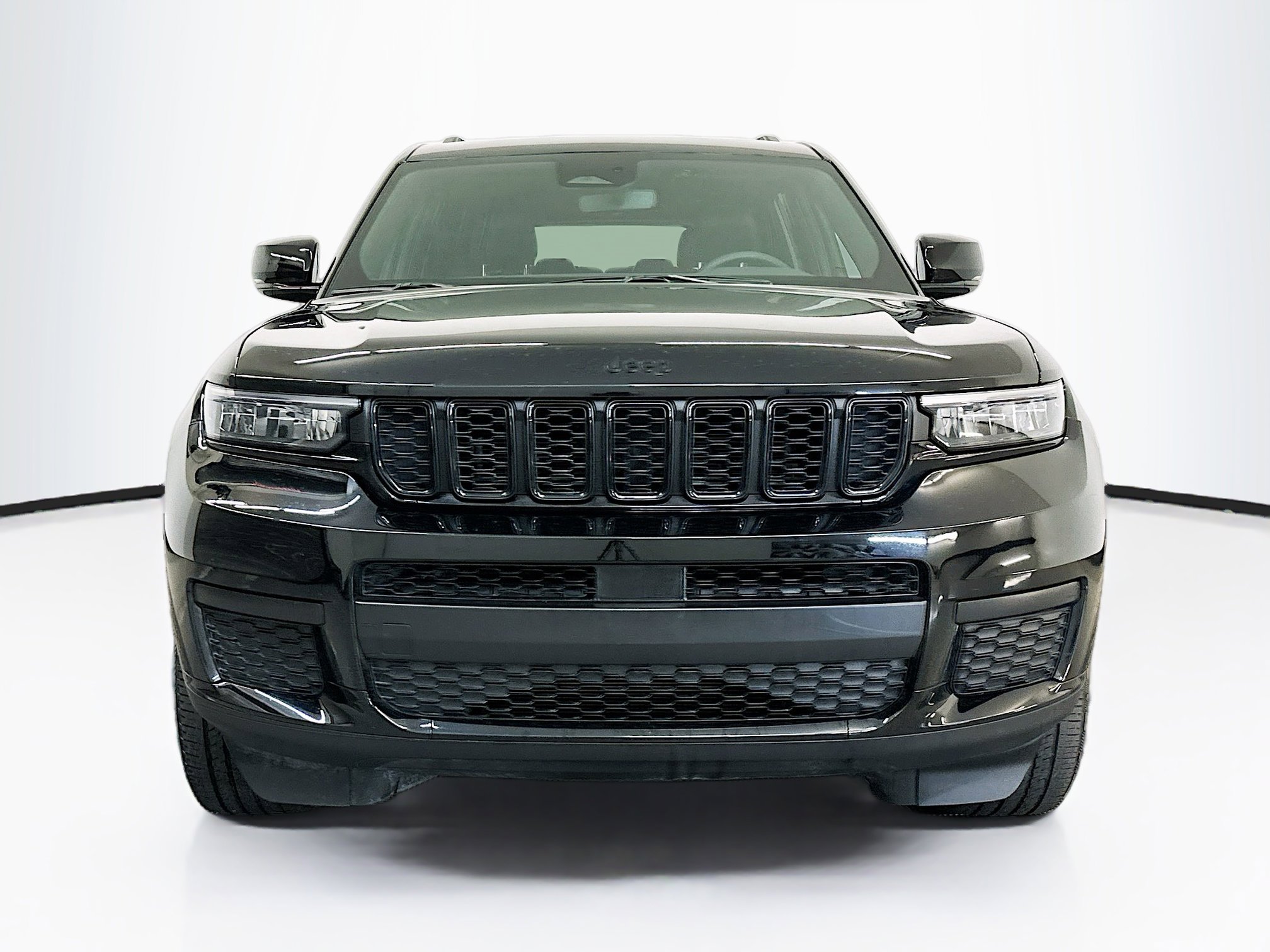 Used 2023 Jeep Grand Cherokee L Altitude image 2