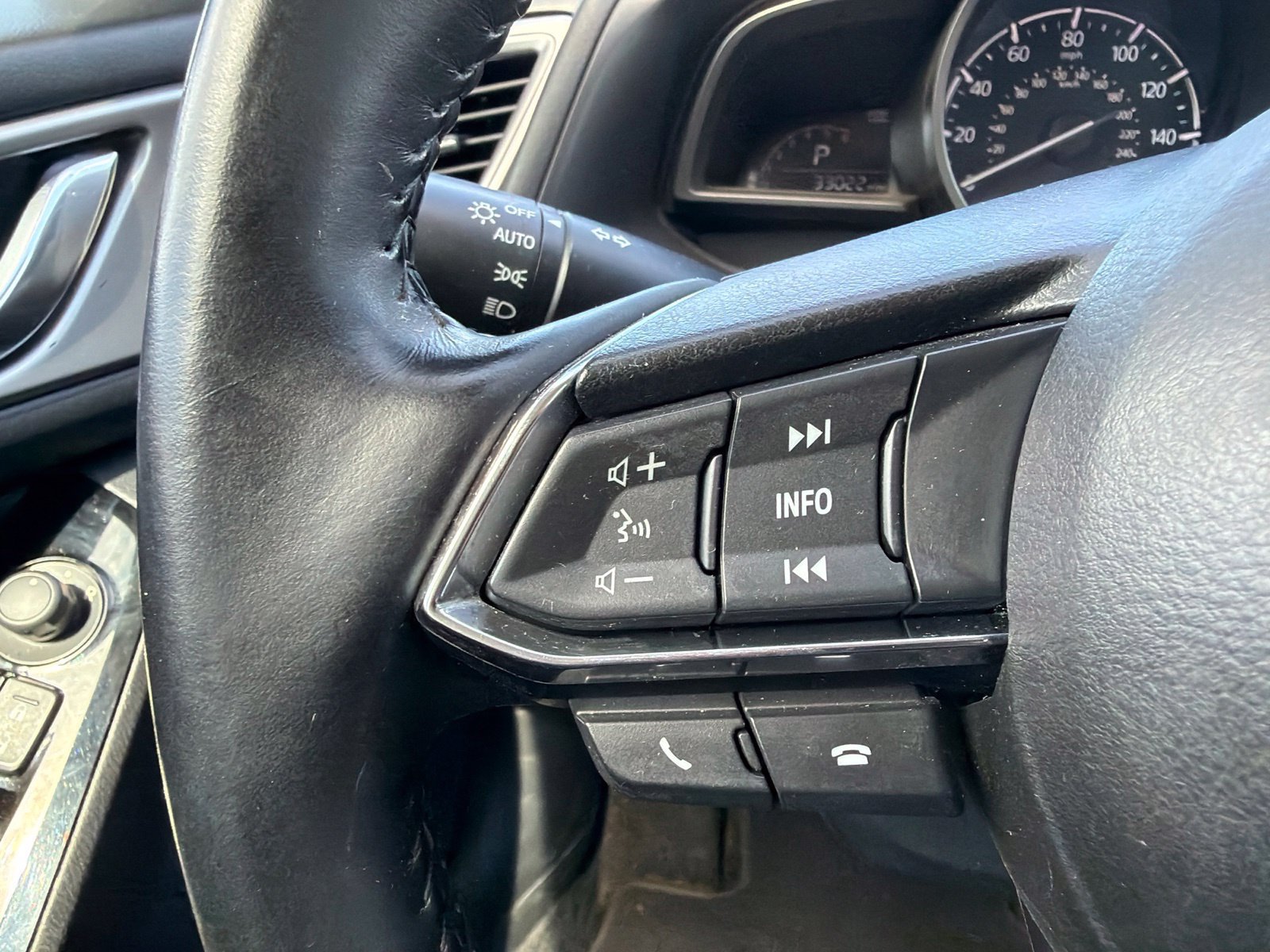 Used 2018 MAZDA MAZDA3 Touring FWD image 20