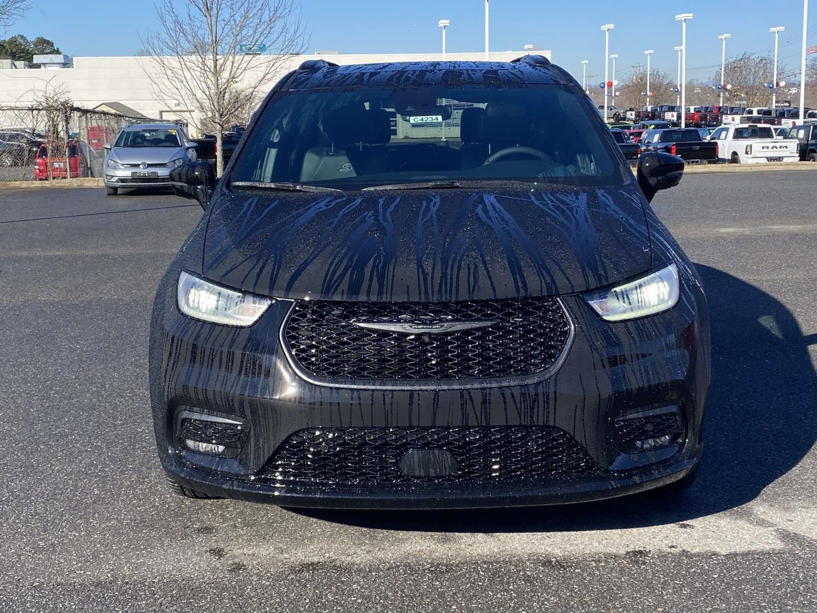 New 2026 Chrysler Pacifica Select image 2