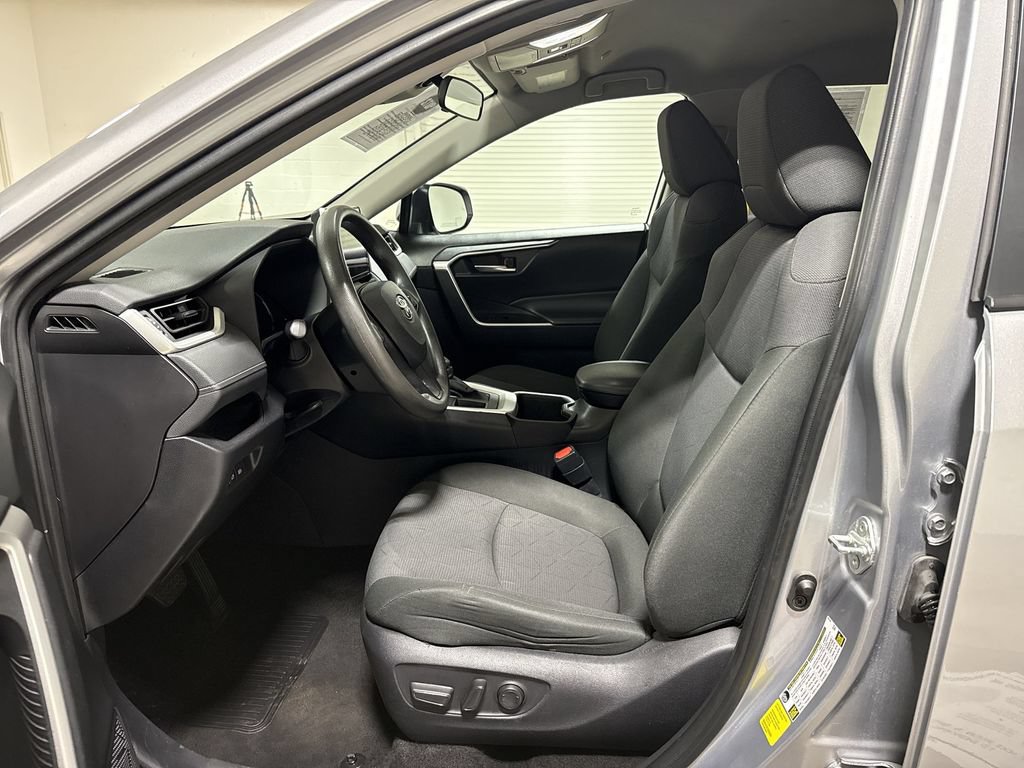 Used 2024 Toyota RAV4 XLE FWD image 19