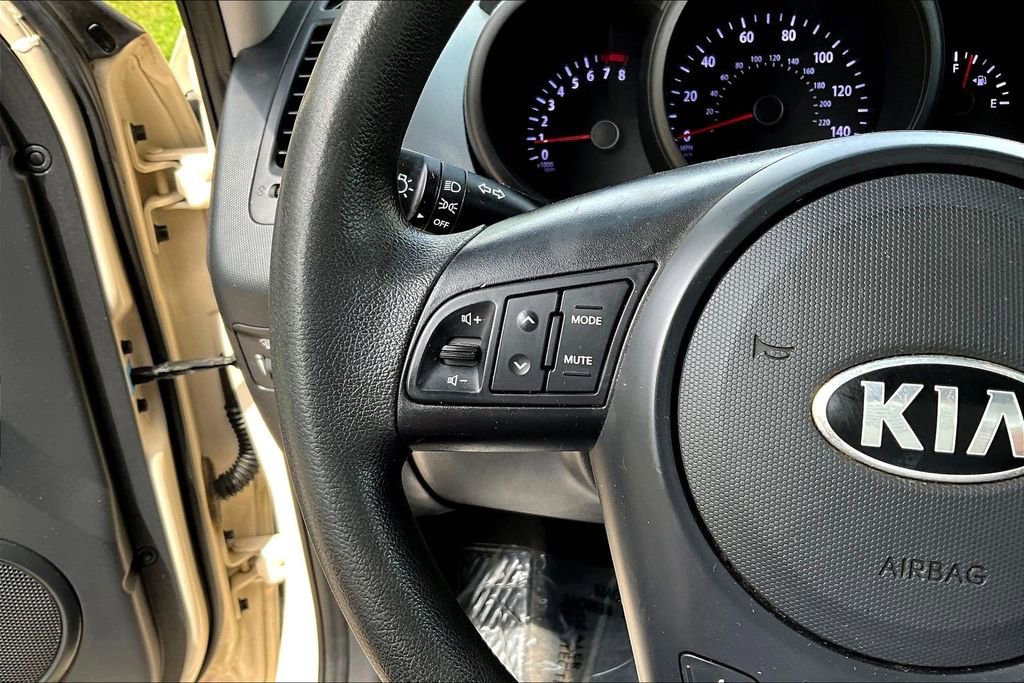 Used 2013 Kia Soul FWD image 10