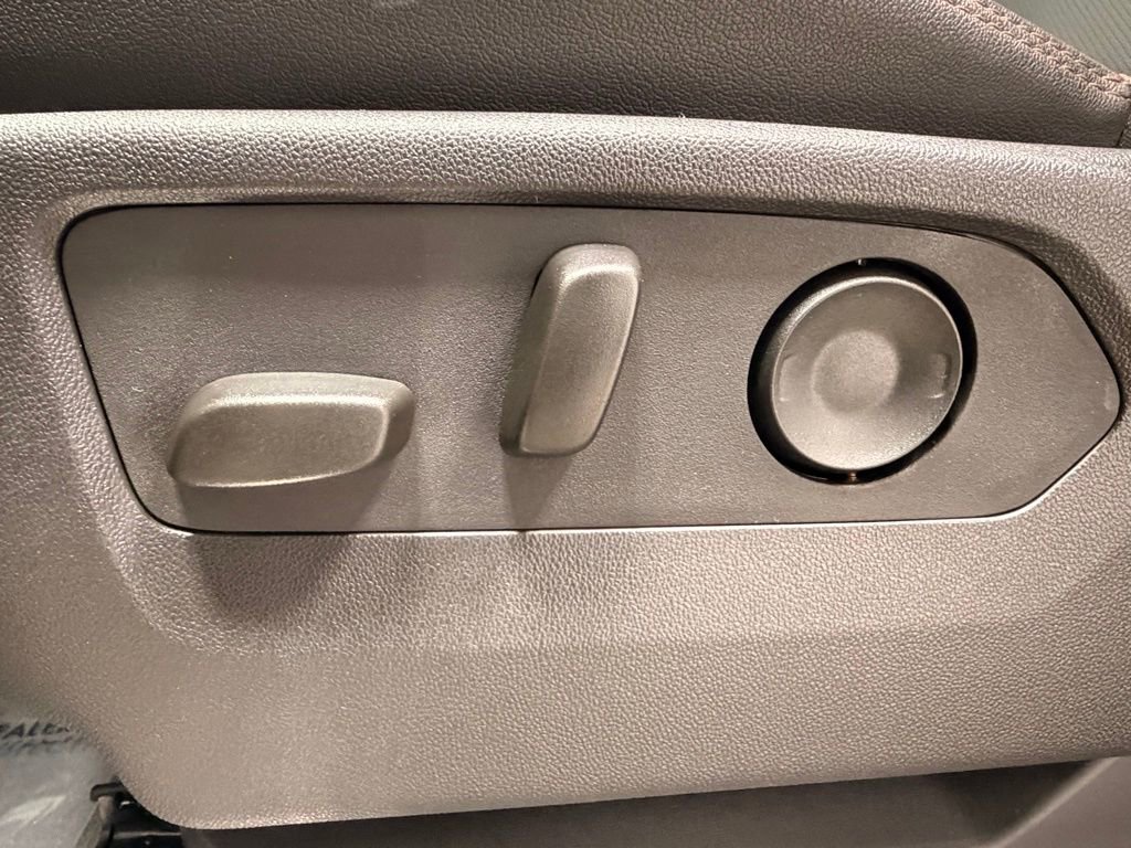 Used 2025 GMC Sierra 1500 AT4 w/ AT4 Premium Package image 30