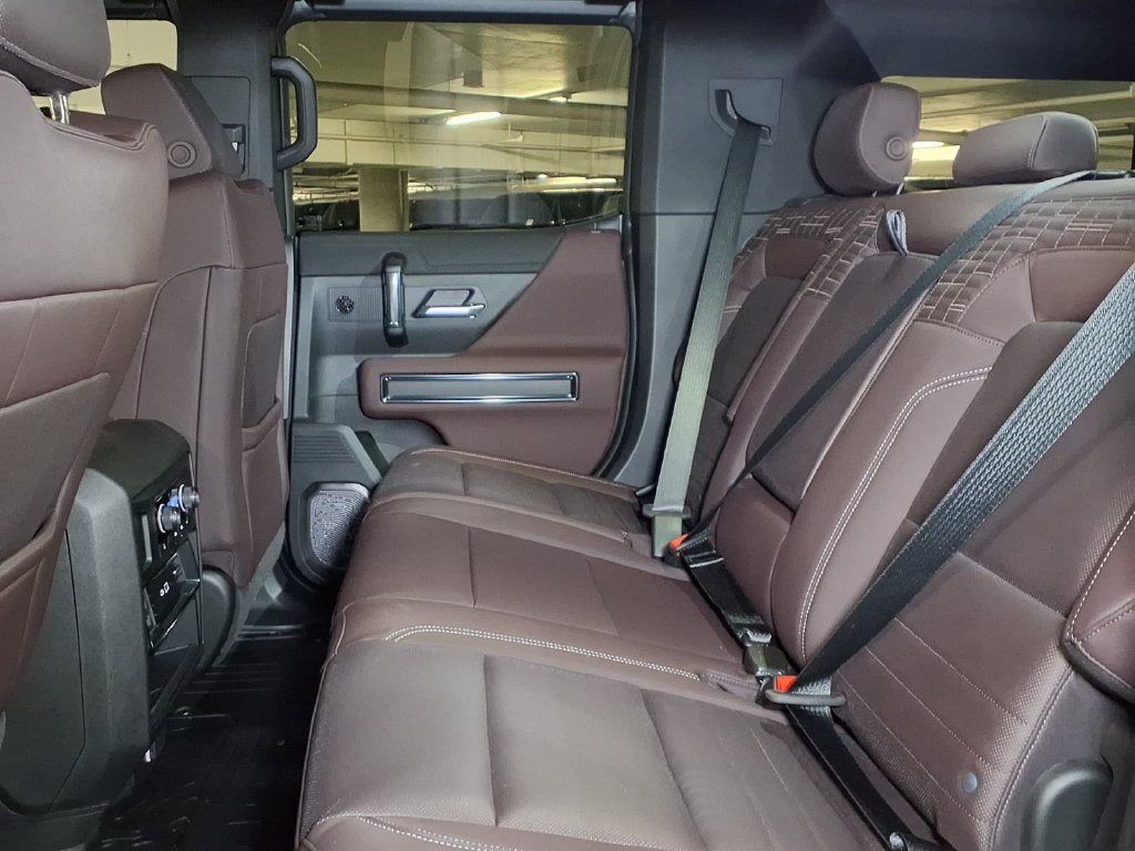 New 2026 GMC Hummer EV SUV w/ LPO, Dark Essentials Package AWD/4WD image 12