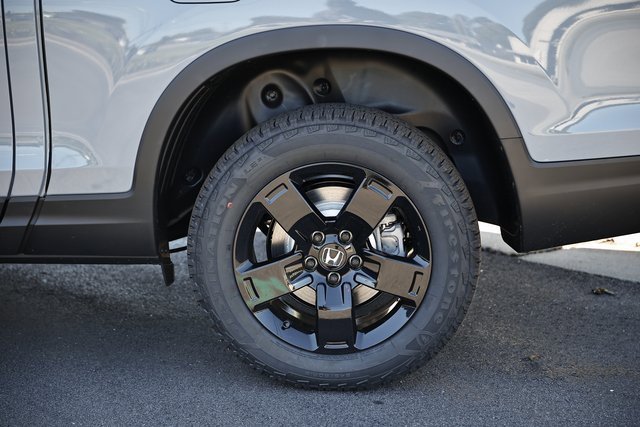 New 2026 Honda Ridgeline Black Edition image 9