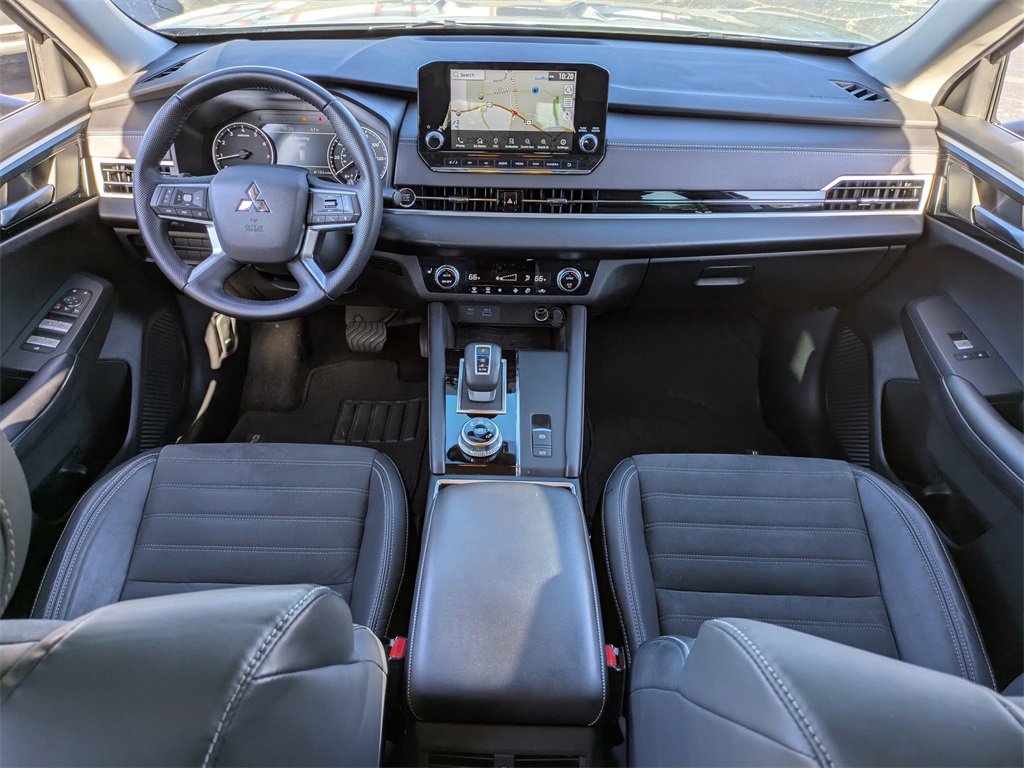 Used 2023 Mitsubishi Outlander SE image 15