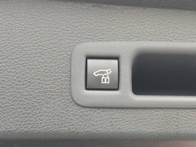 Used 2025 Toyota Sienna XLE FWD image 15