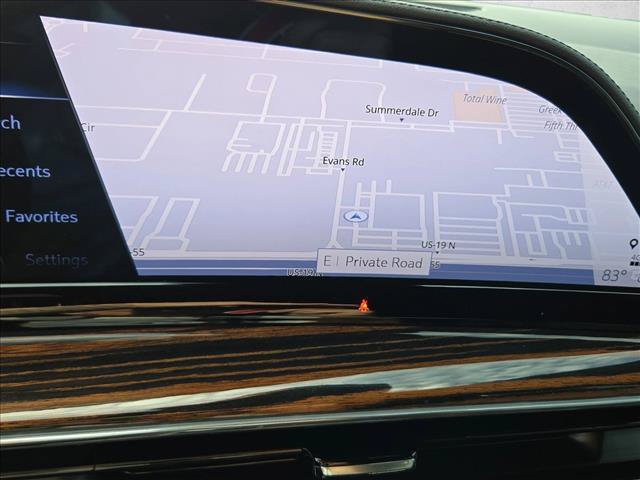 Used 2024 Cadillac Escalade Luxury RWD image 13