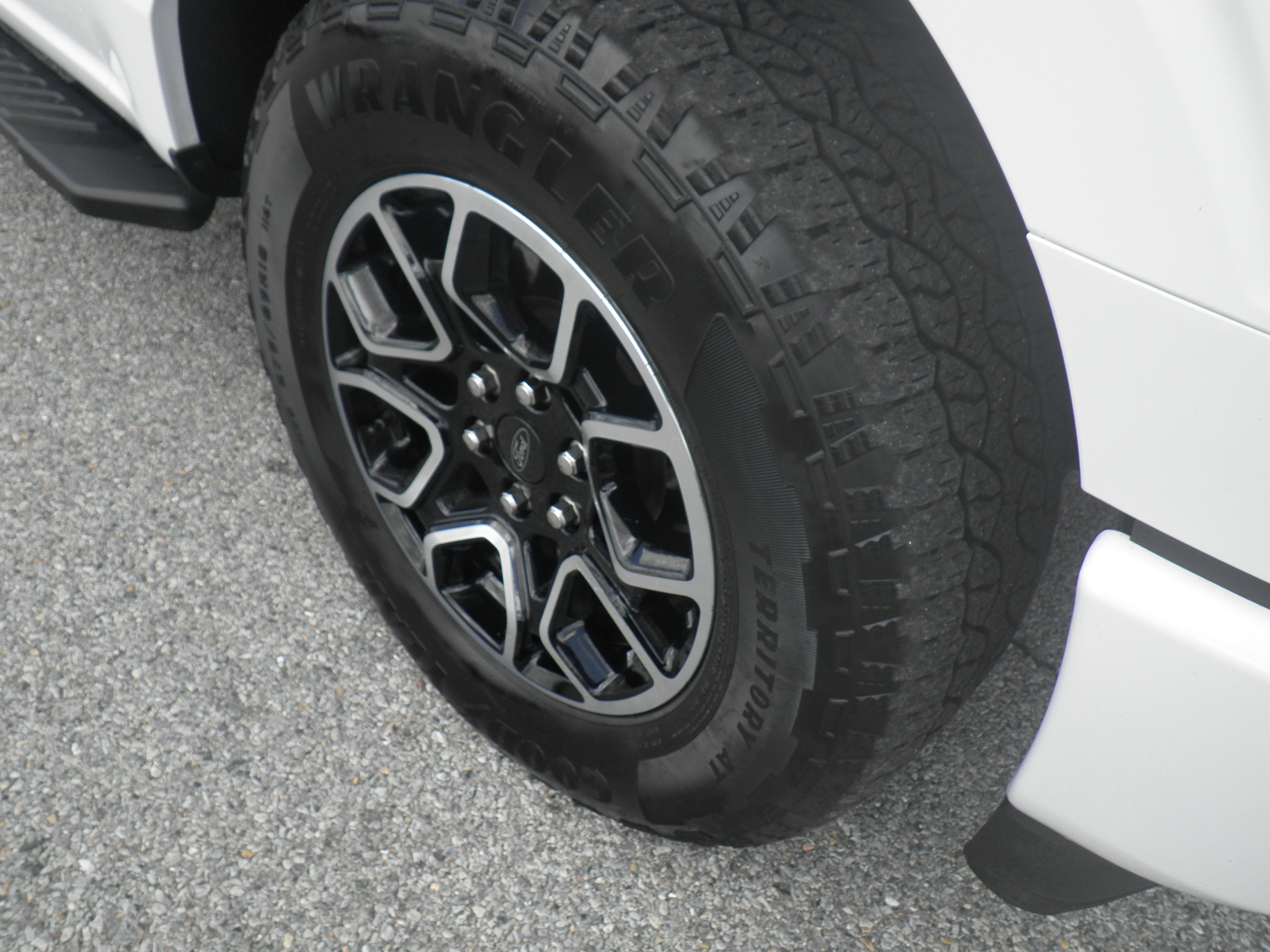 Certified 2022 Ford F150 XLT w/ Equipment Group 302A High image 9