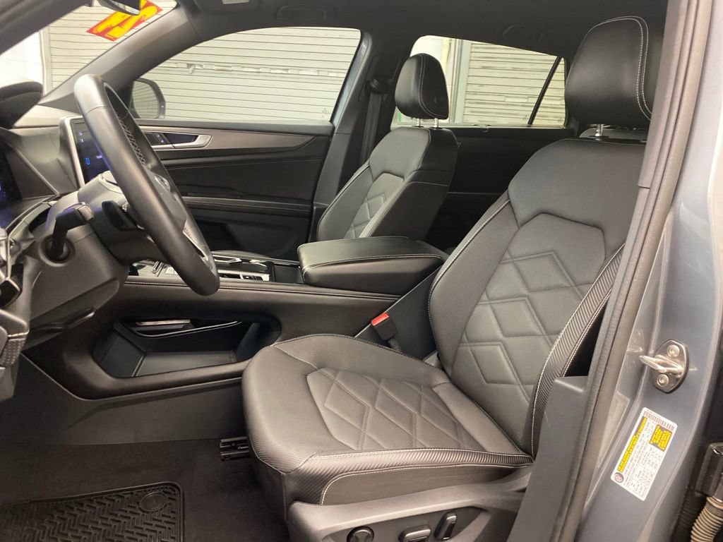 Used 2024 Volkswagen Atlas Cross Sport SE AWD/4WD image 21